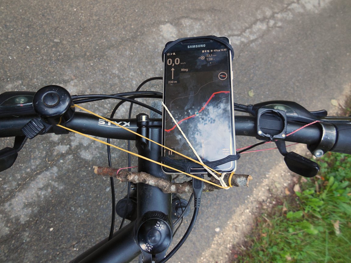 Improvisation wegen defekter Ladebuchse