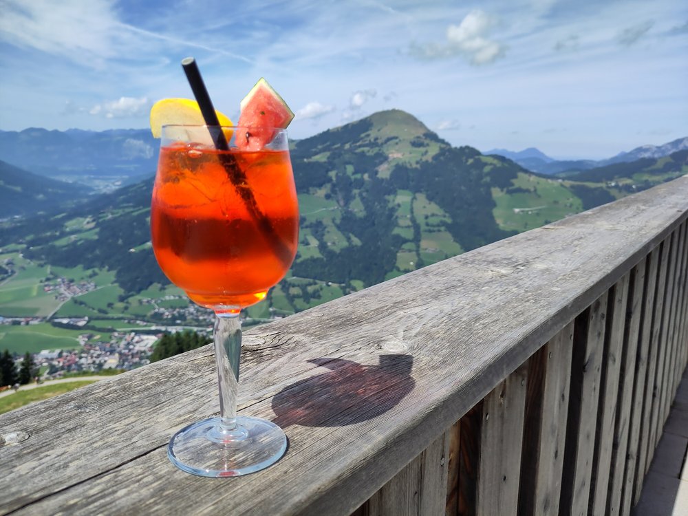 Aperol mit Blick auf die Hohe Salve